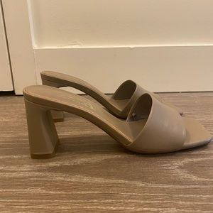 Zara Leather Block Heel Sandals in Grey